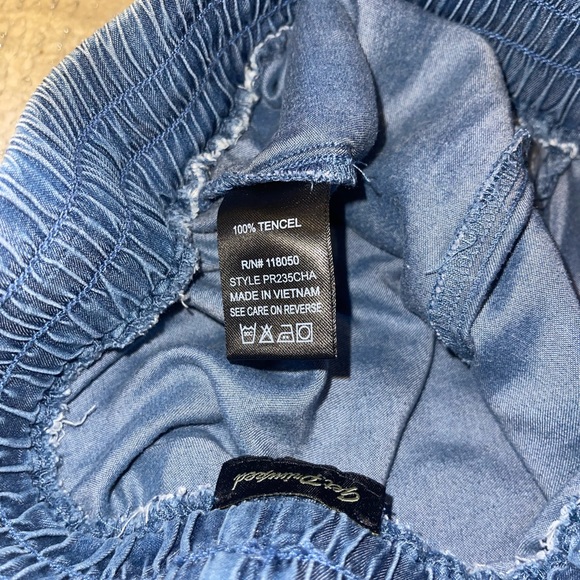 Get Primped tencel elastic waist and ankle pants - Picture 5 of 5